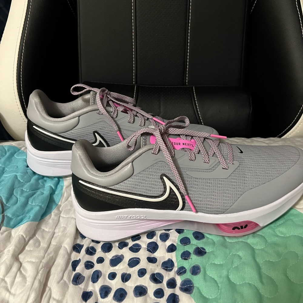 Nike Air Zoom Infinity Tour
NEXT% - Picture 3 of 6